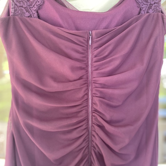 Long lacey dress - Picture 8 of 16